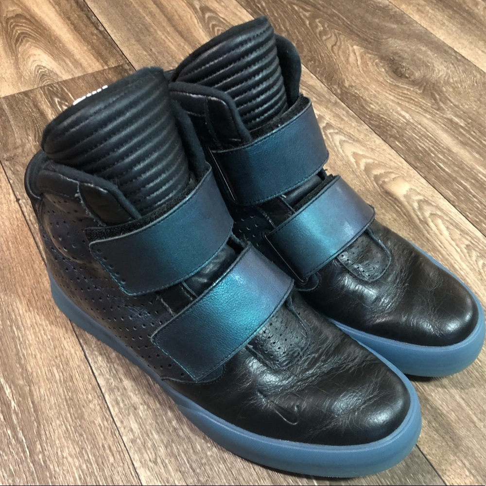 Mens Nike Flystepper size 10 Leather w/ straps